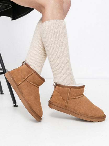 Women's leather boots with insulation
